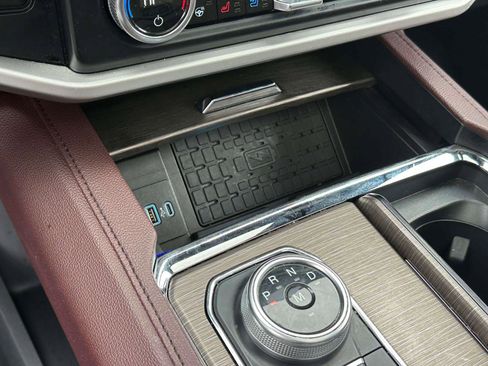 Used 2024 Ford Expedition Limited image 28