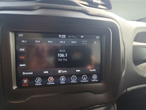 Used 2021 Jeep Renegade Latitude image 7