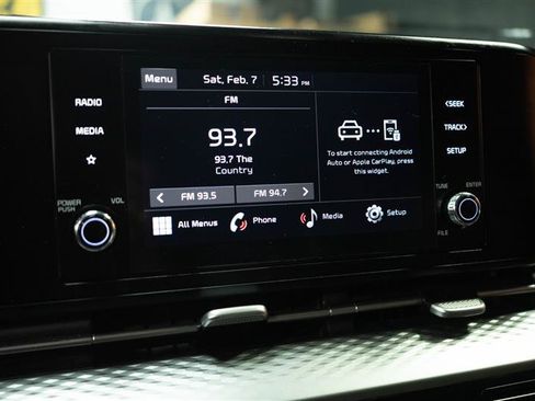 Used 2024 Kia Carnival LX image 20