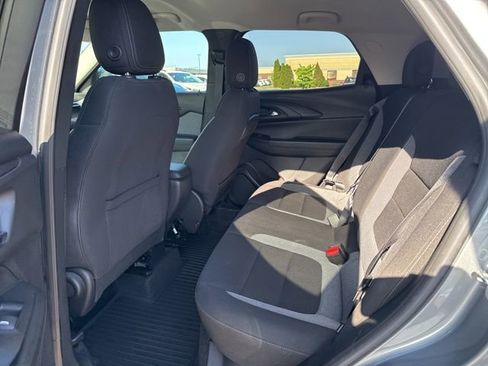 Used 2024 Chevrolet TrailBlazer LT w/ Driver Confidence Package FWD image 11