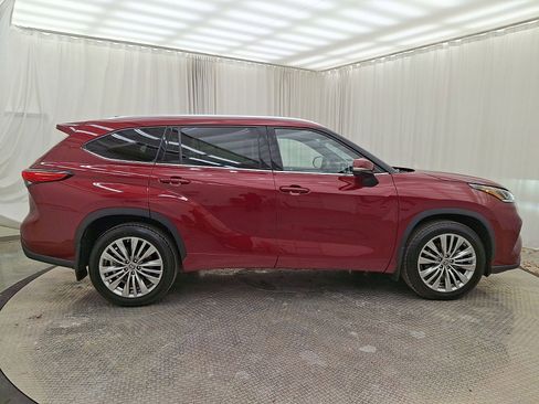 Used 2022 Toyota Highlander Platinum image 26