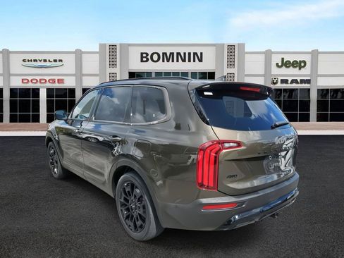 Used 2022 Kia Telluride EX w/ EX Premium Package image 4