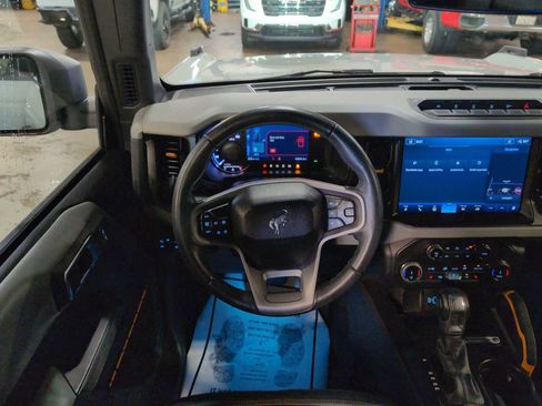 Used 2022 Ford Bronco Badlands w/ Sasquatch Package AWD/4WD image 10