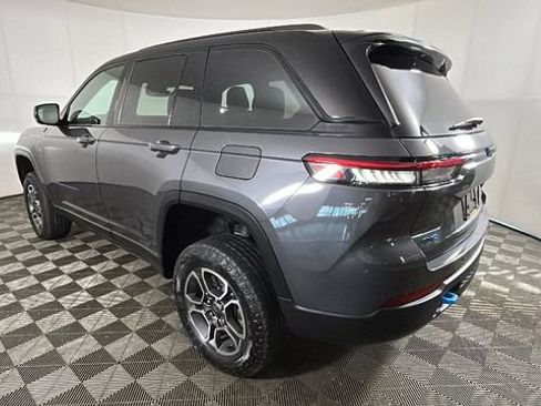 Used 2022 Jeep Grand Cherokee Trailhawk AWD/4WD image 4