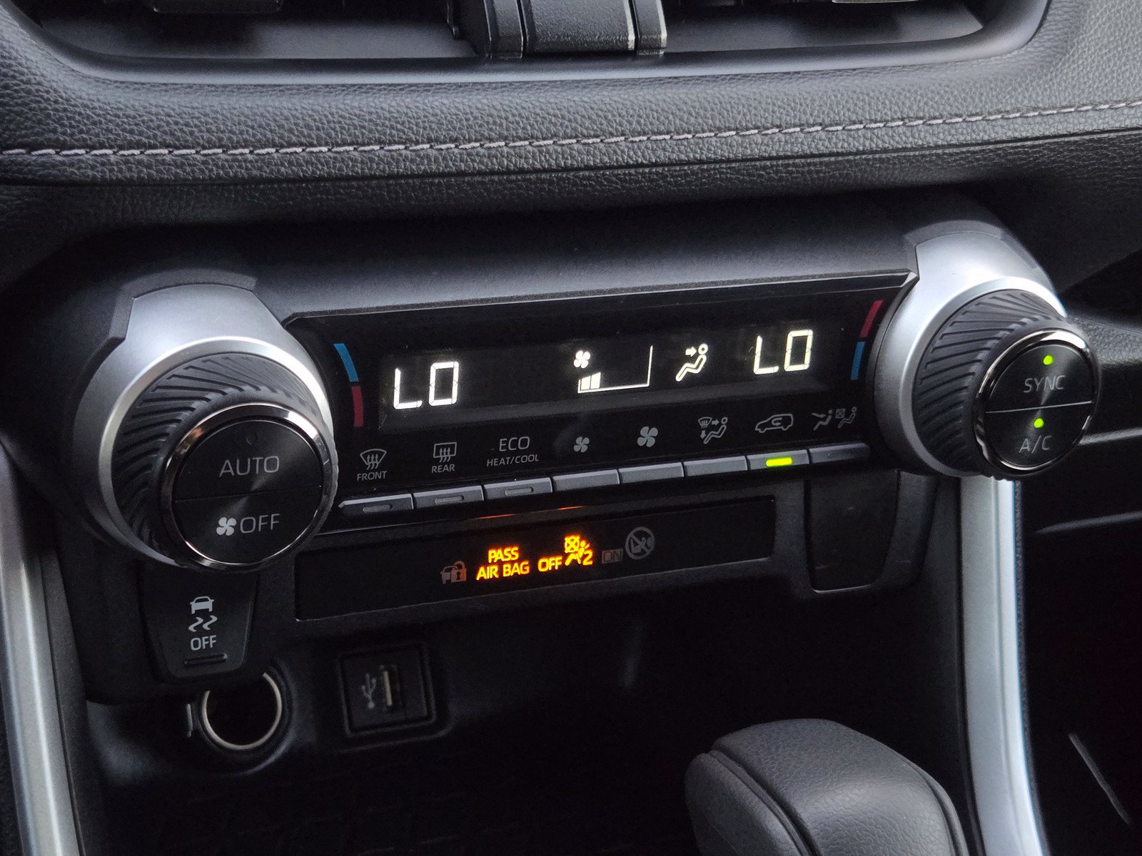 Certified 2025 Toyota RAV4 XLE AWD/4WD image 18