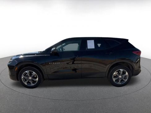 Used 2025 Chevrolet Blazer LT FWD image 9