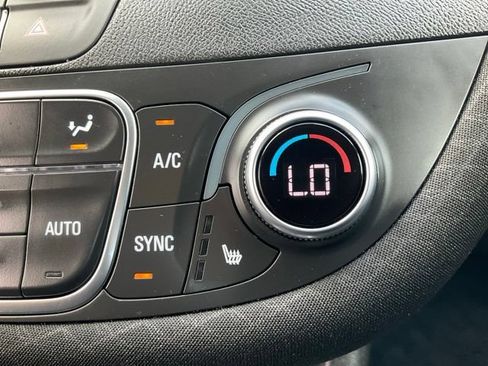 Used 2025 Chevrolet Malibu LT FWD image 25