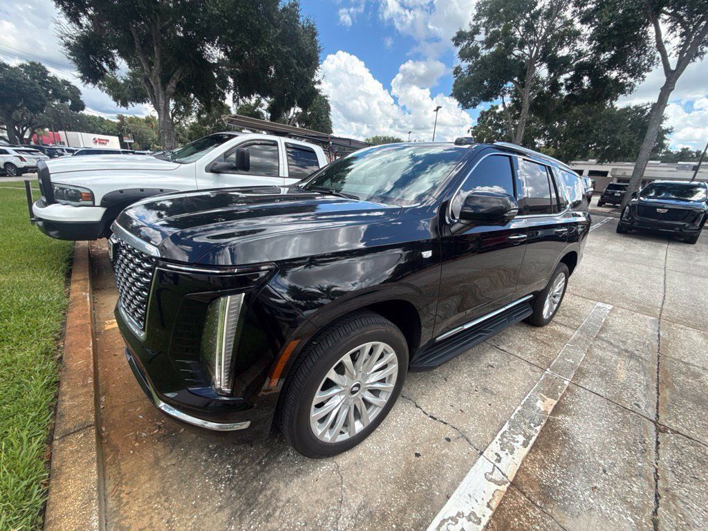 Used 2025 Cadillac Escalade Luxury RWD image 2
