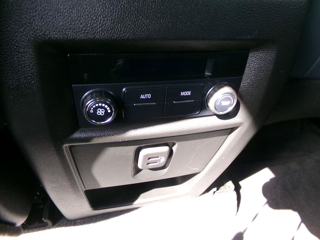 Used 2020 Chevrolet Traverse LT AWD/4WD image 40
