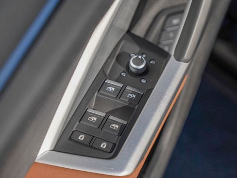 Certified 2025 Audi Q3 2.0T Premium w/ Convenience Package image 22