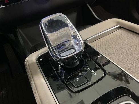 New 2026 Volvo XC90 B6 Plus w/ Protection Package Premier image 24