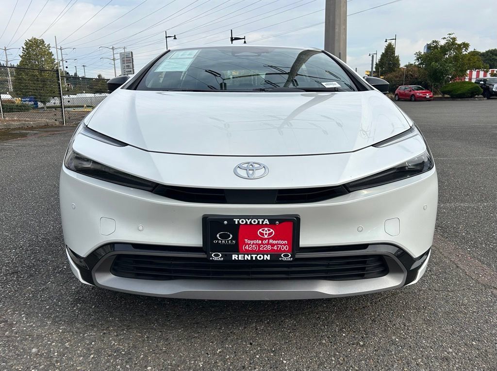 Certified 2023 Toyota Prius XLE FWD image 2