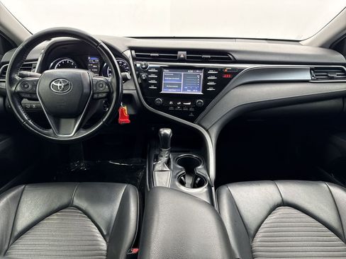 Used 2019 Toyota Camry SE FWD image 14