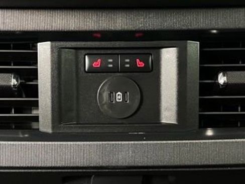 Used 2025 Ford F450 Platinum w/ FX4 Off-Road Package image 46