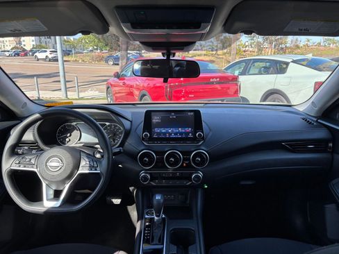 Used 2025 Nissan Sentra SV FWD image 31