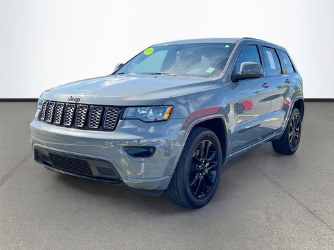 Used 2021 Jeep Grand Cherokee Laredo X image 3