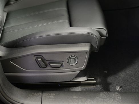 New 2025 Audi Q5 Prestige image 10