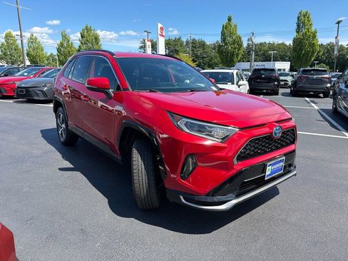 Used 2021 Toyota RAV4 SE AWD/4WD image 3
