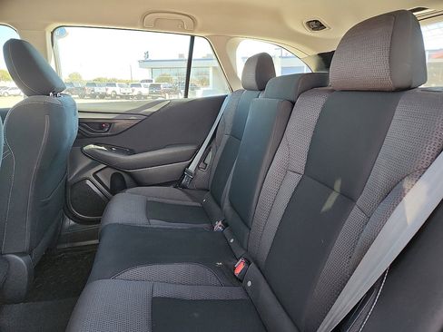 Used 2020 Subaru Outback 2.5i image 5
