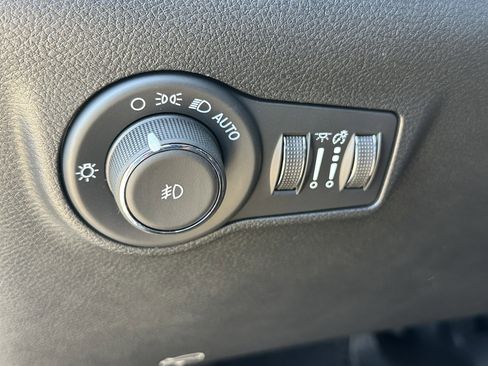 New 2026 Jeep Compass Latitude image 16