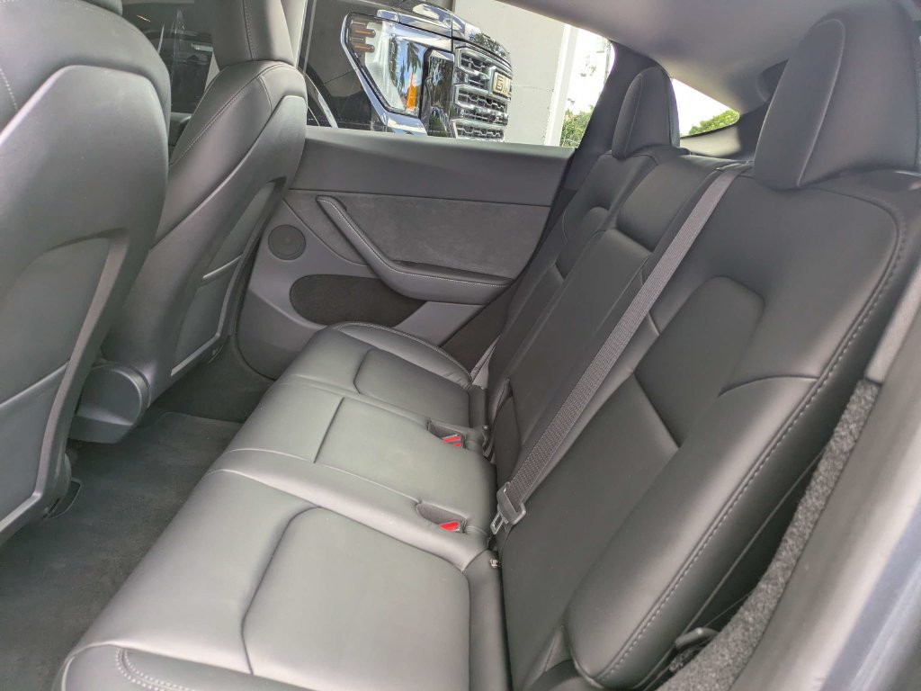 Used 2023 Tesla Model Y Long Range AWD/4WD image 30
