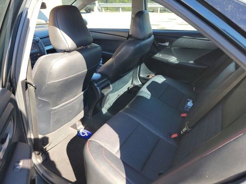 Used 2015 Toyota Camry SE image 6