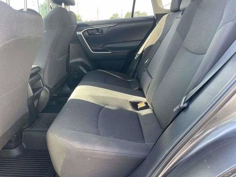Used 2020 Toyota RAV4 LE FWD image 18