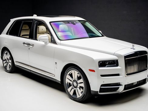 Used 2019 Rolls-Royce Cullinan image 38