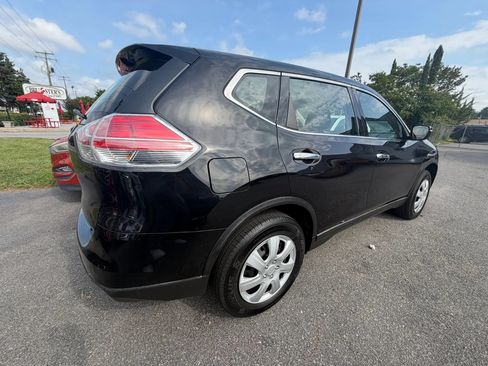 Used 2014 Nissan Rogue S FWD image 5