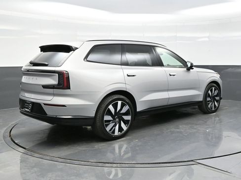 New 2025 Volvo EX90 Ultra image 7