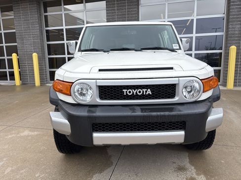 Used 2012 Toyota FJ Cruiser Off-Road 4WD w/ Convenience Pkg image 23