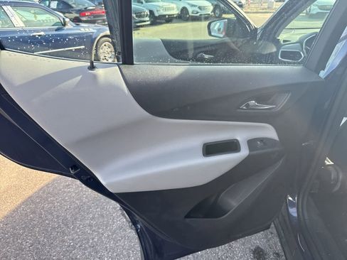 Used 2019 Chevrolet Equinox LS image 18