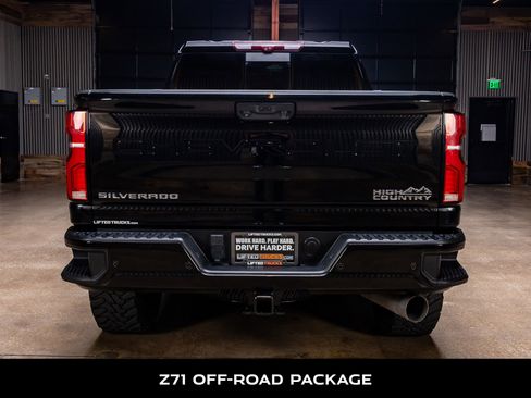 Used 2024 Chevrolet Silverado 3500 High Country w/ High Country Premium Package AWD/4WD image 7
