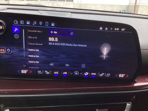 Used 2024 Chevrolet Traverse RS image 24