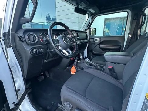 Used 2020 Jeep Gladiator Rubicon AWD/4WD image 8