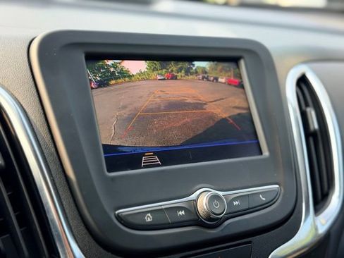 Used 2021 Chevrolet Equinox LT FWD image 15