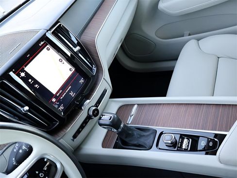 Used 2020 Volvo XC60 T5 Inscription image 21