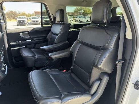 Used 2025 Ford Expedition Max Platinum image 28