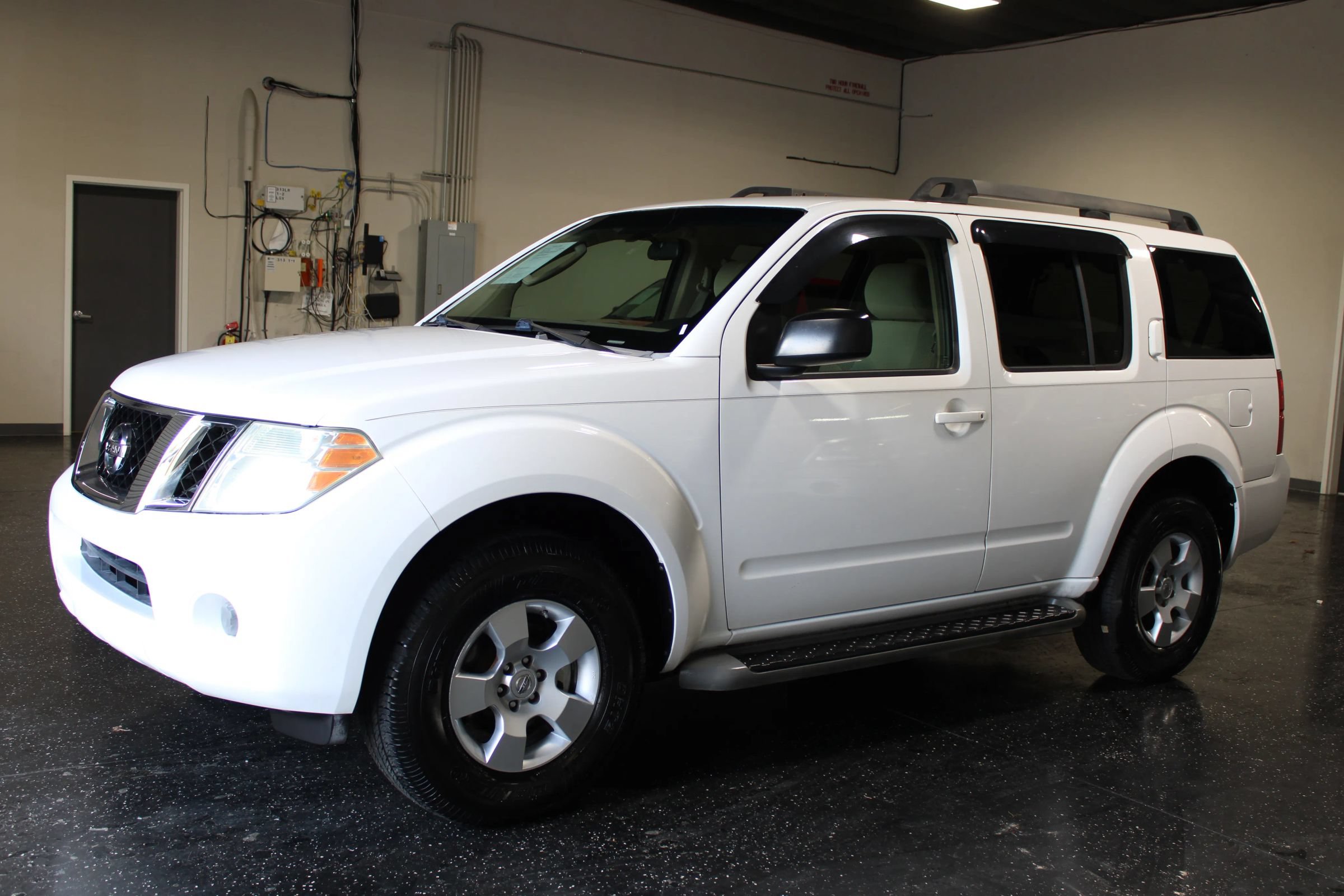 Used 2008 Nissan Pathfinder S RWD image 7