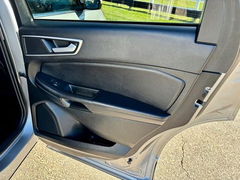 Used 2023 Ford Edge SEL image 18