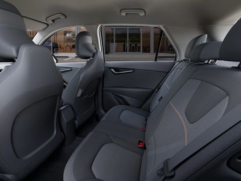 New 2025 Kia Niro LX image 18
