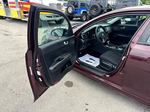 Used 2018 Kia Optima LX image 12