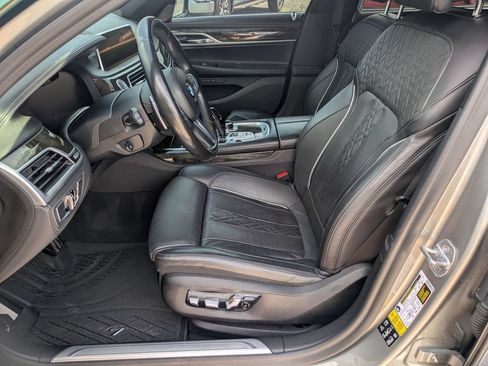 Used 2020 BMW 750i xDrive w/ Executive Package AWD/4WD image 12