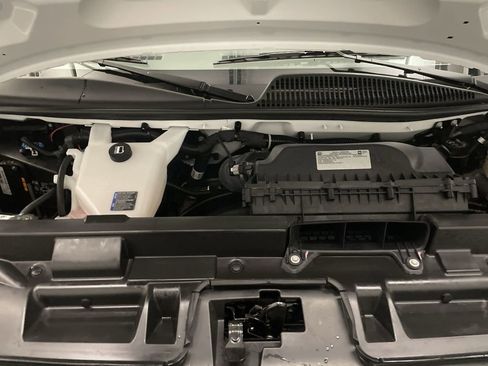 Used 2024 Chevrolet Express 2500 image 20