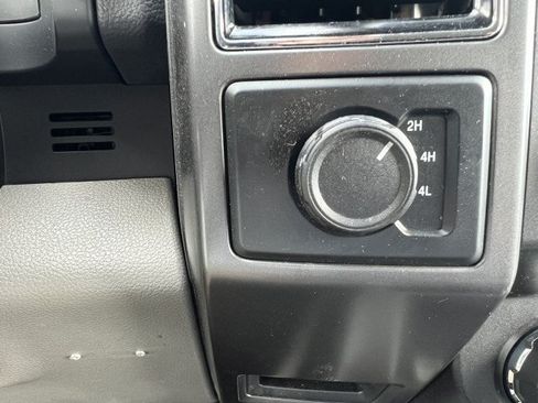 Used 2019 Ford F150 XLT w/ Equipment Group 302A Luxury AWD/4WD image 16