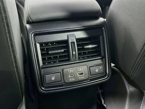 Used 2025 Subaru Forester Touring AWD/4WD image 34
