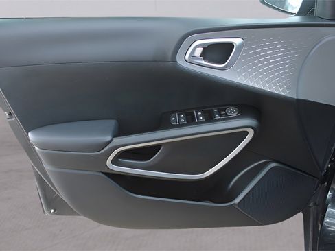 Used 2024 Kia Soul LX w/ Option Group 015 image 10