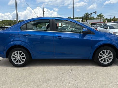Used 2018 Chevrolet Sonic LT w/ Convenience Package FWD image 6