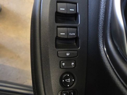 Used 2025 Honda HR-V LX image 21