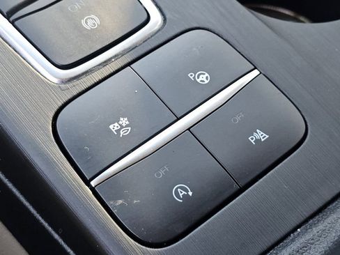 Used 2020 Ford Escape Titanium AWD/4WD image 9